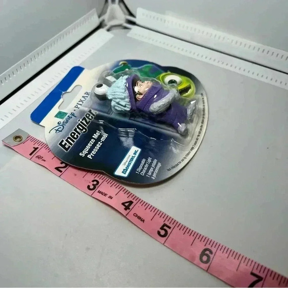 Disney Pixar monsters inc energizer 2002 squeeze me boo light-package new - Picture 3 of 4